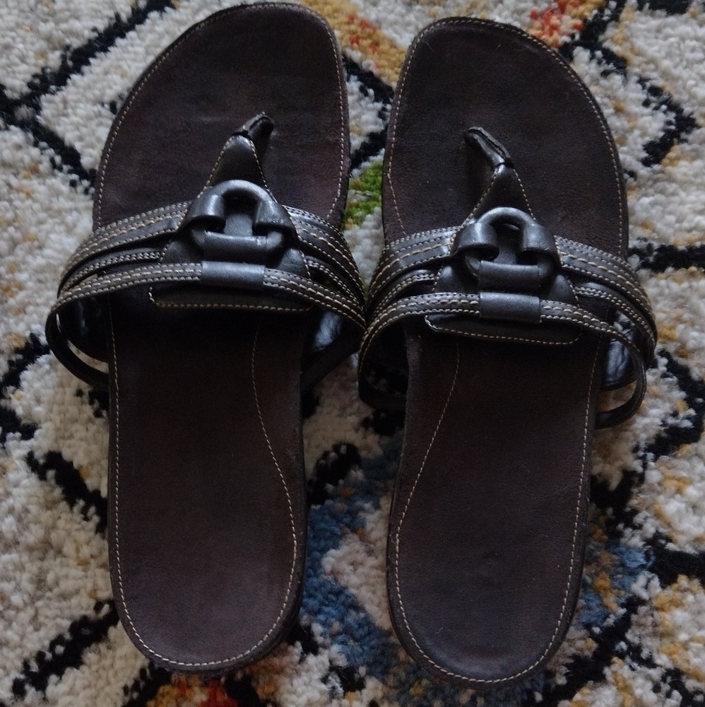 Women's brown leather and suede sandals size 6.50.